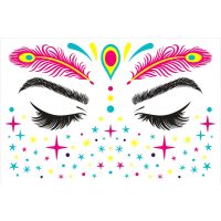 Tatuaj fluorescent pe față - Pene de păun și stele