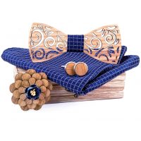 Papillon din lemn - Flori sculptate